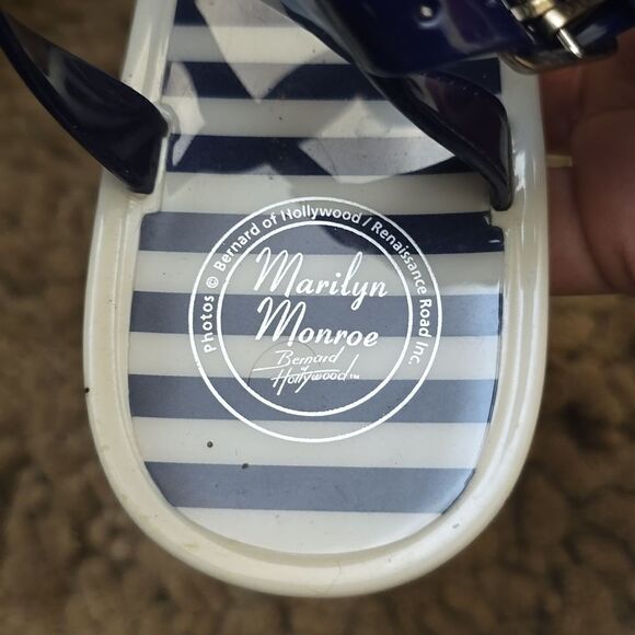 Marilyn Monroe Bernard of Hollywood Cloisonne Flower Blue White Size 9 Sandals - Picture 5 of 6